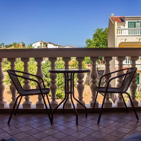 Apartments Mediterranean Sundance Водице Екстер'єр фото