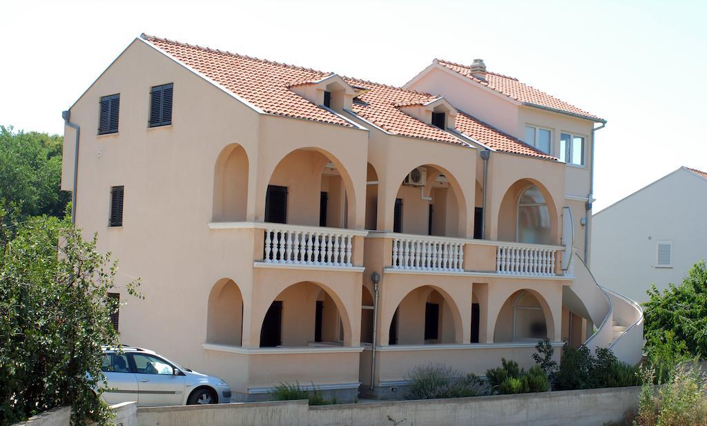 Apartments Mediterranean Sundance Водице Екстер'єр фото