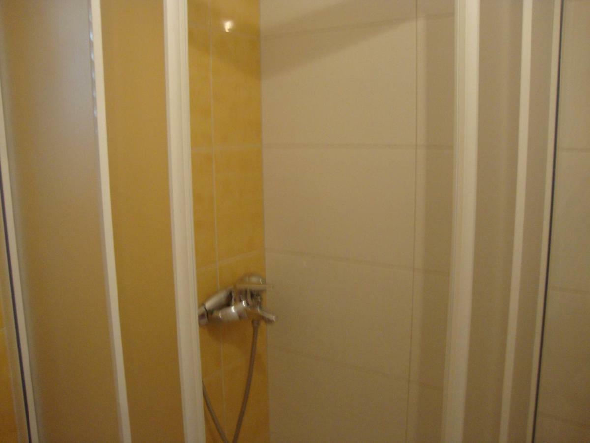 Apartments Mediterranean Sundance Водице Екстер'єр фото