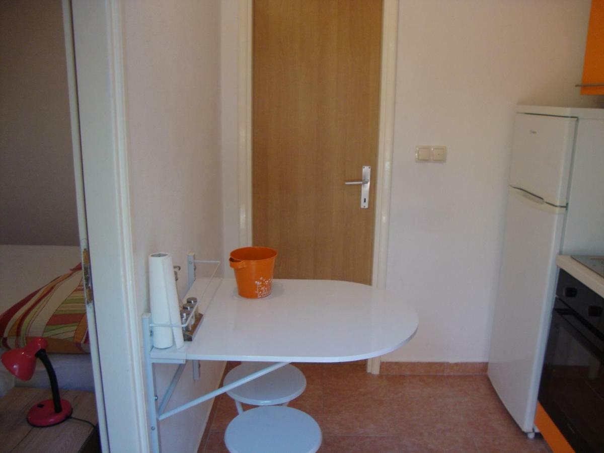 Apartments Mediterranean Sundance Водице Екстер'єр фото